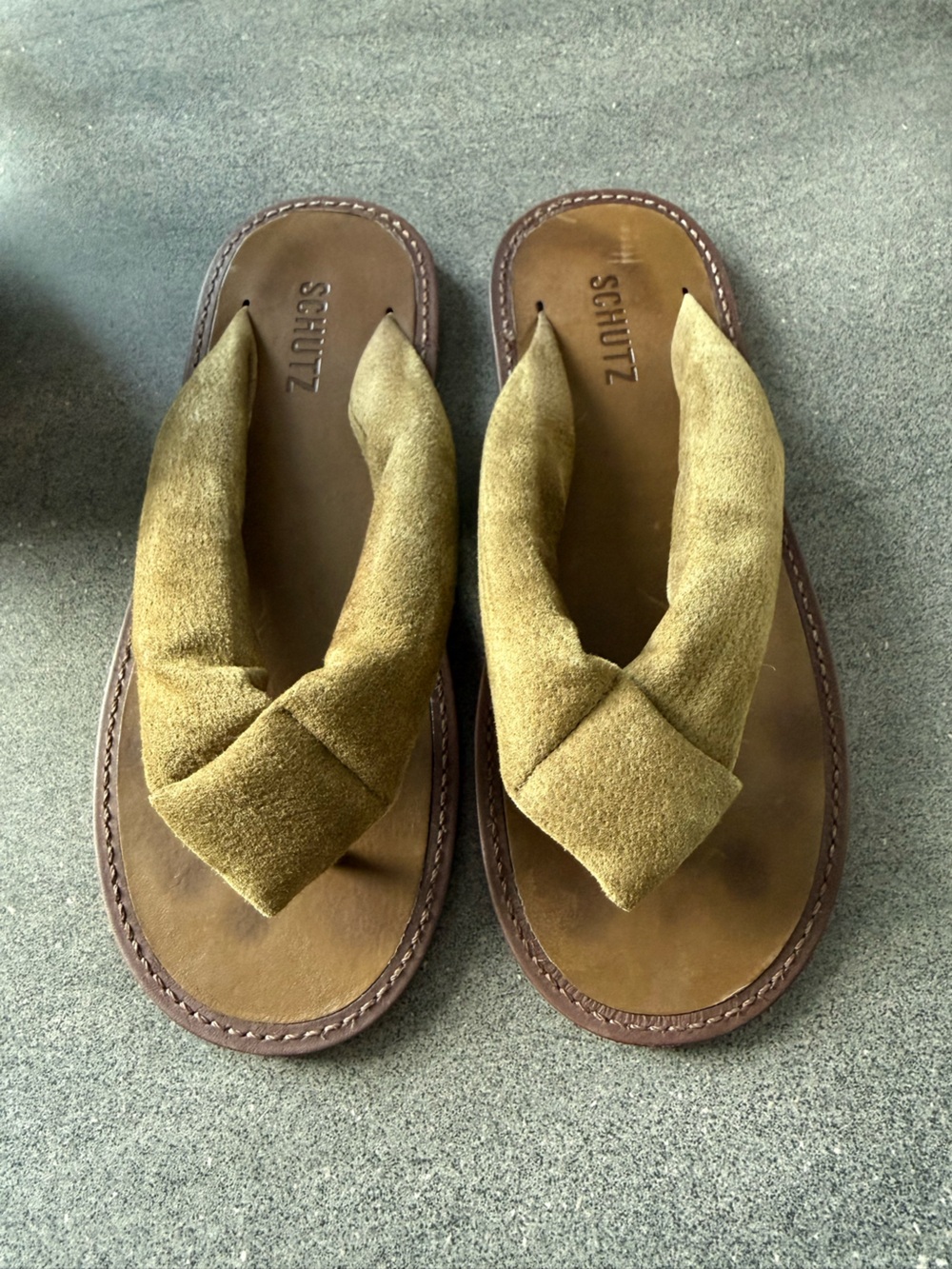 SCHUTZ AUREA CASUAL SUEDE SANDAL